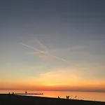 Prázdninový dům A Morze Domki- Podgrzewany Basen, Caloroczne Klimatyzowane Domki, Parking Rewal