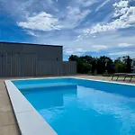 Dom wakacyjny A Morze Domki- Podgrzewany Basen, Całoroczne Klimatyzowane Domki, Parking