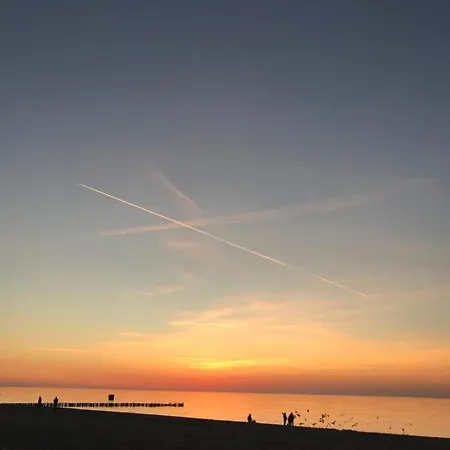 בית נופש A Morze Domki- Podgrzewany Basen, Caloroczne Klimatyzowane Domki, Parking רבאל