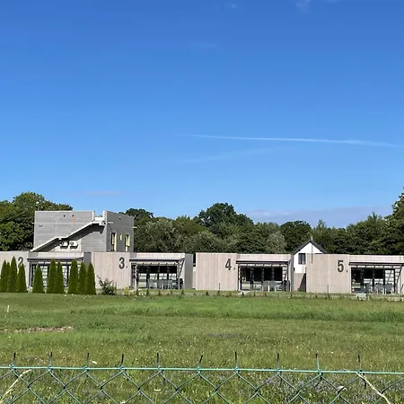 A Morze Domki- Podgrzewany Basen, Caloroczne Klimatyzowane Domki, Parking בית נופש *