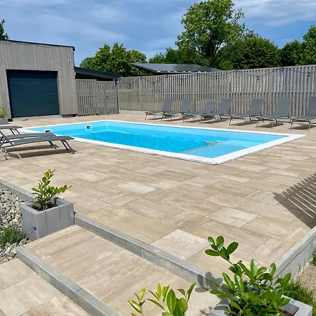 A Morze Domki- Podgrzewany Basen, Caloroczne Klimatyzowane Domki, Parking * Rewal