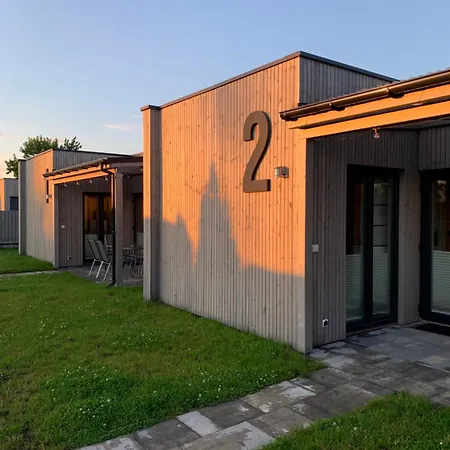 A Morze Domki- Podgrzewany Basen, Caloroczne Klimatyzowane Domki, Parking Rewal