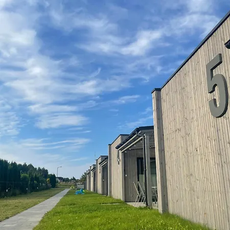 בית נופש A Morze Domki- Podgrzewany Basen, Caloroczne Klimatyzowane Domki, Parking *